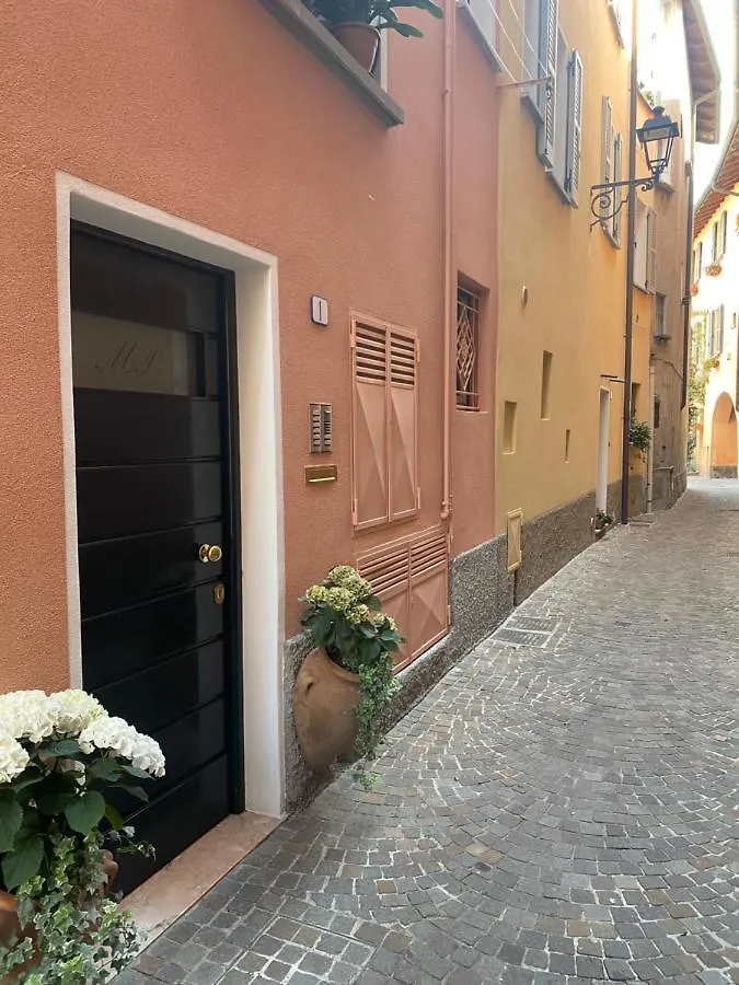 Alexa House Front Lake Mandello del Lario 0*,  Italy